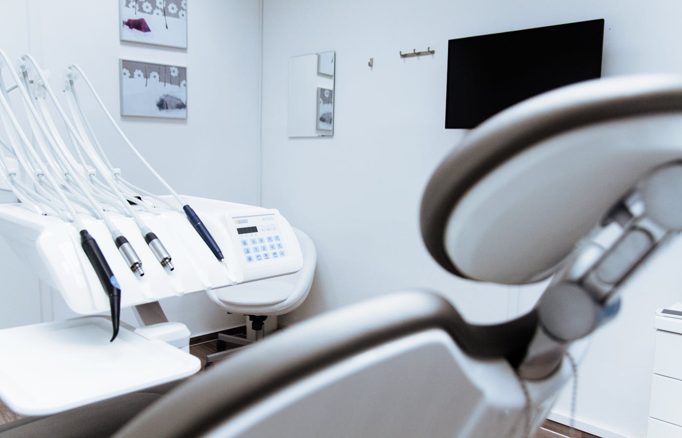 PURO Kalkschutzanlage am Hauptzulauf in Zahnarztpraxis und Klinik – geschützte wasserführende Gebäudetechnik